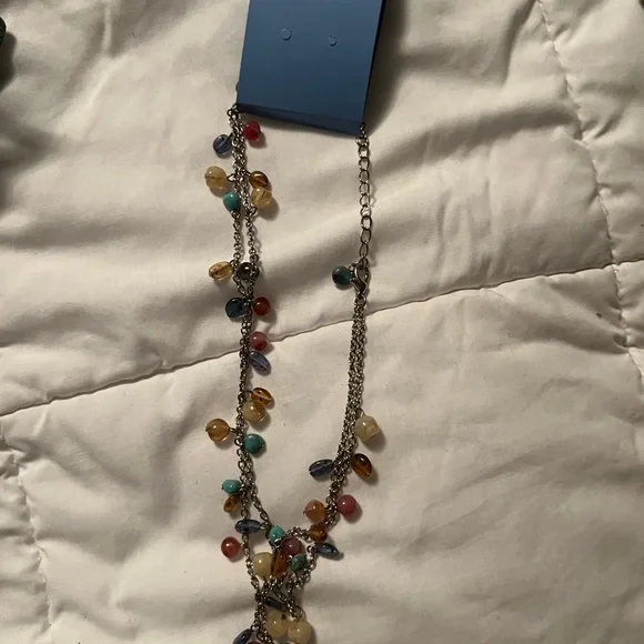 Multiple necklaces - Picture 3 of 4